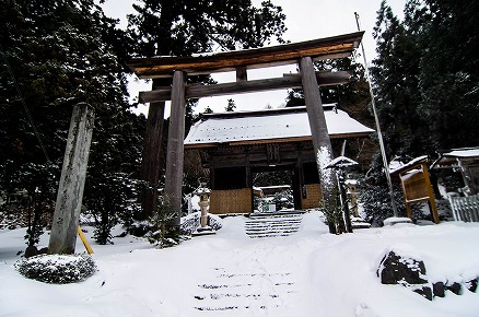 鳥海山大物忌神社（蕨岡口之宮）（大鳥居・神門）