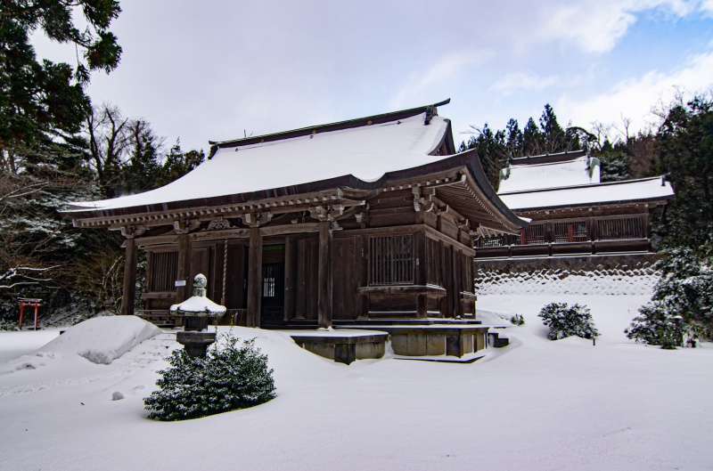 鳥海山大物忌神社（吹浦口之宮）（拝殿・本殿）