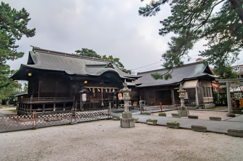 売布神社（拝殿）